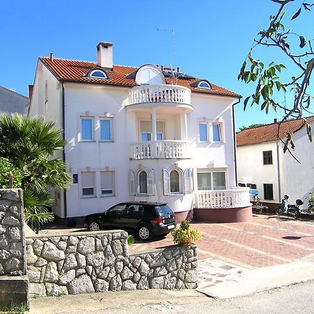 Apartments Kristina Krk Town Exterior foto